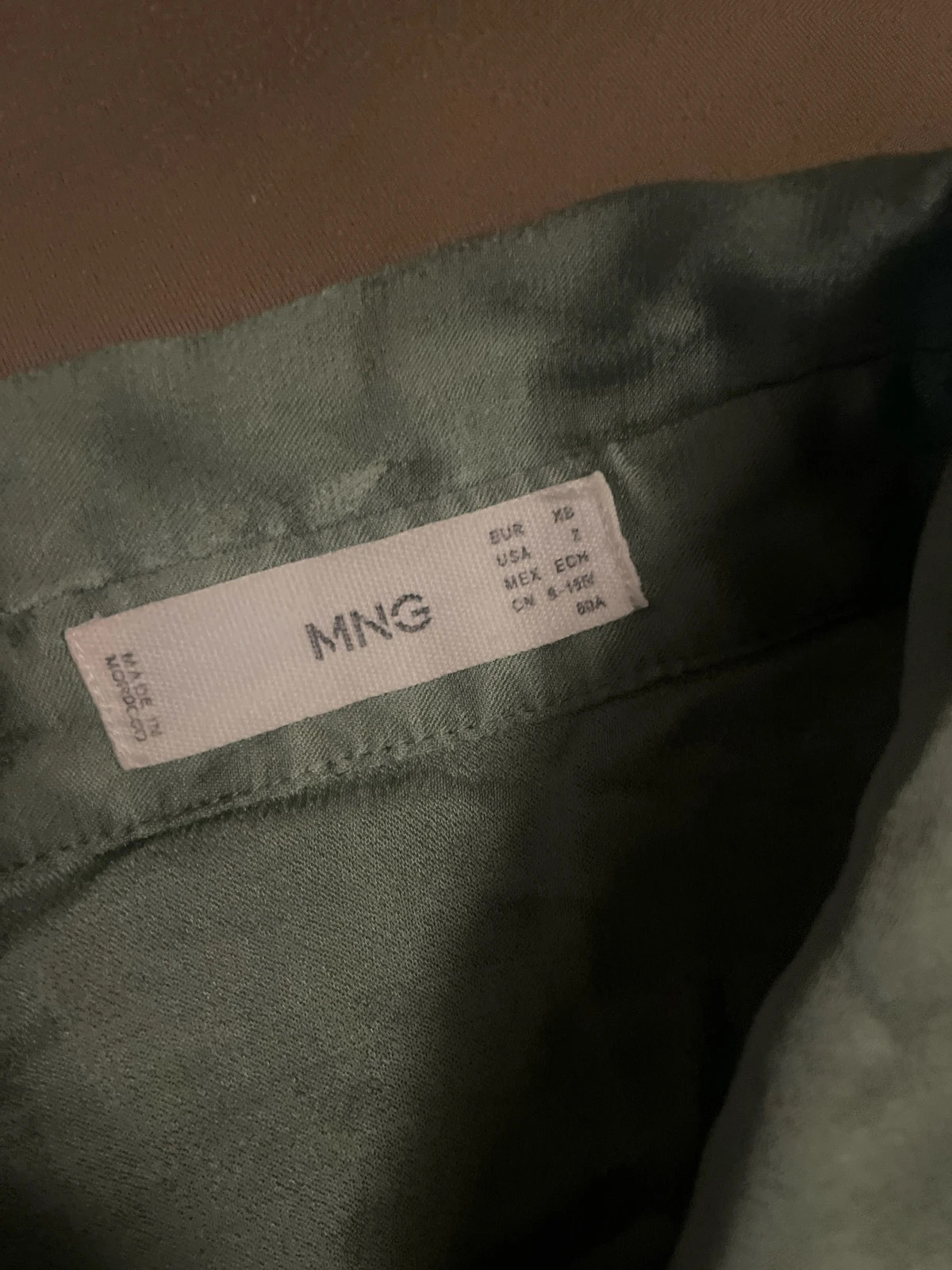 Chemise MNG Mango vert sauge satinée – – Mango – taille XS / 34 / 6 2