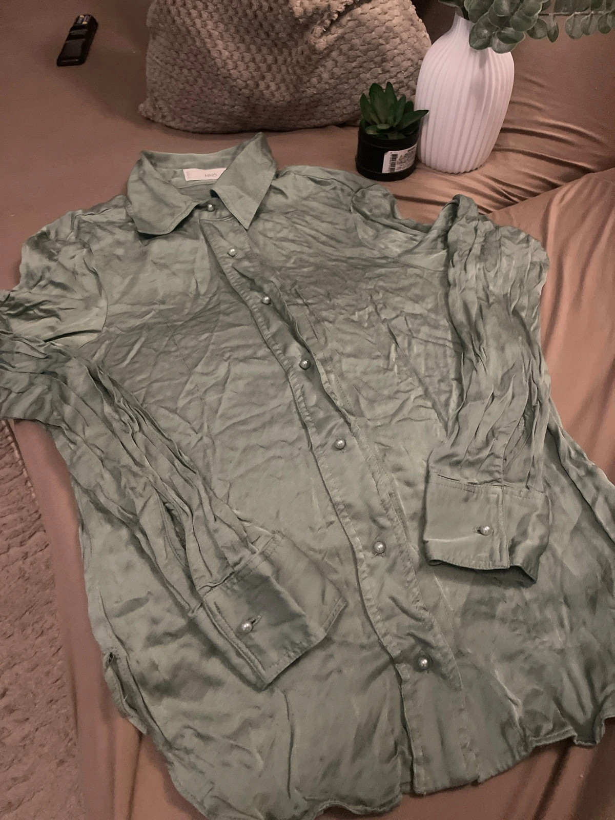 Chemise MNG Mango vert sauge satinée – – Mango – taille XS / 34 / 6 3