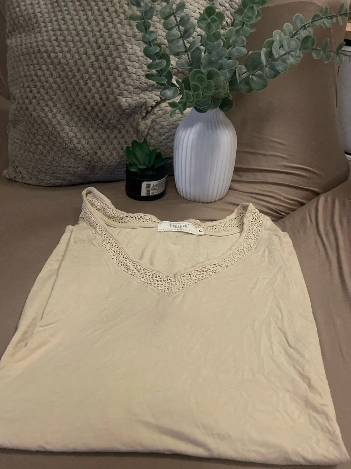 Haut Deeluxe beige col V crochet – Taille XL