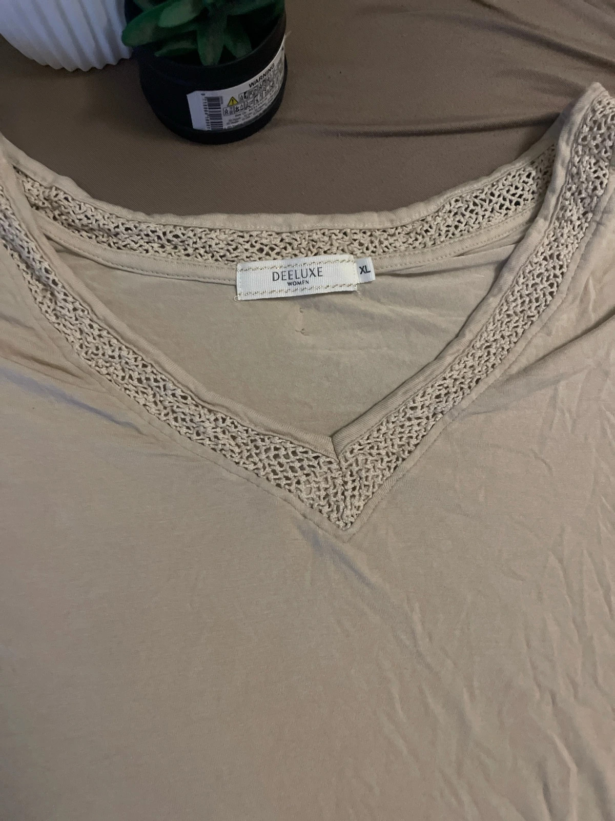 Haut Deeluxe beige col V crochet – Taille XL – Deluxe – taille XL / 42 / 14 3