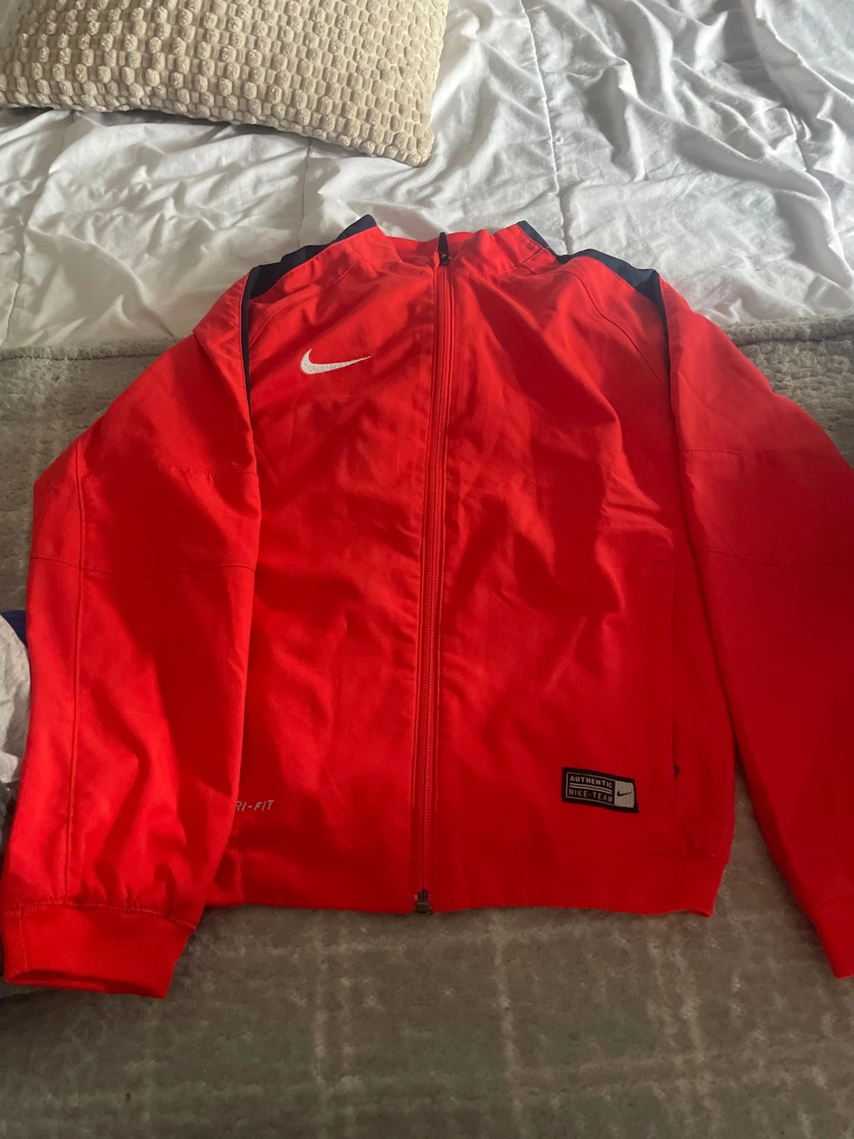 Veste de sport Nike – Nike – taille 8 ans / 128 cm