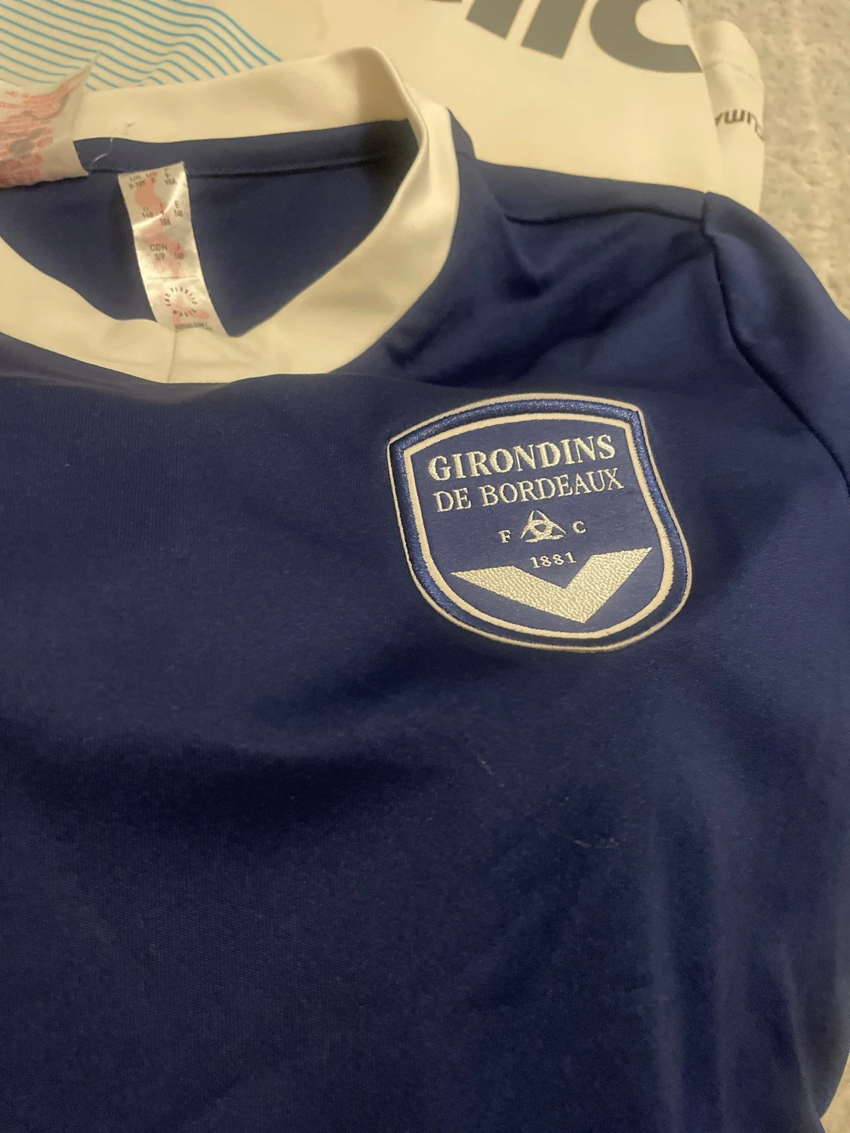 TEE shirt – adidas – taille 9 ans / 134 cm 2