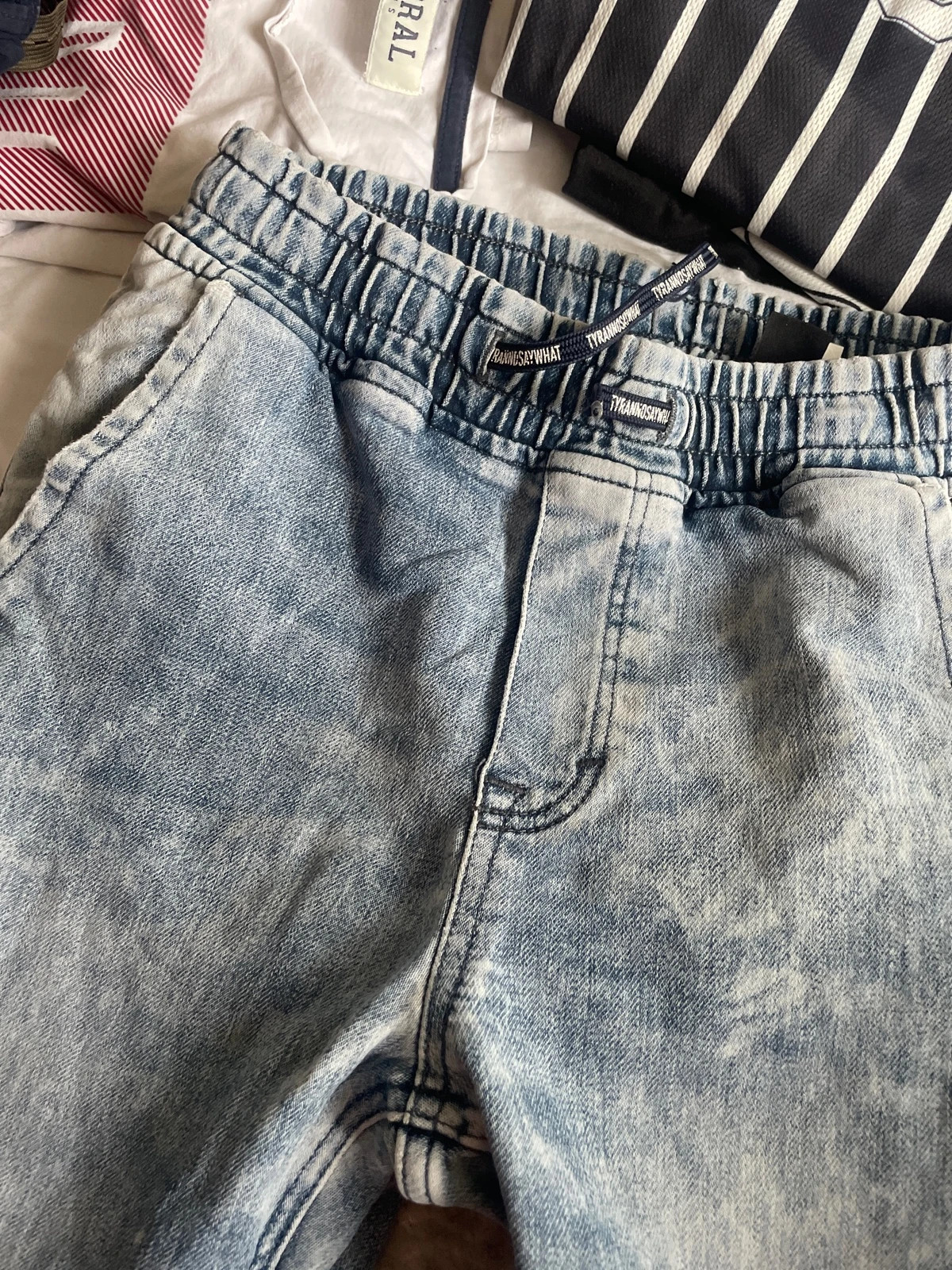 Jean garçon – H&M – taille 11 ans / 146 cm
