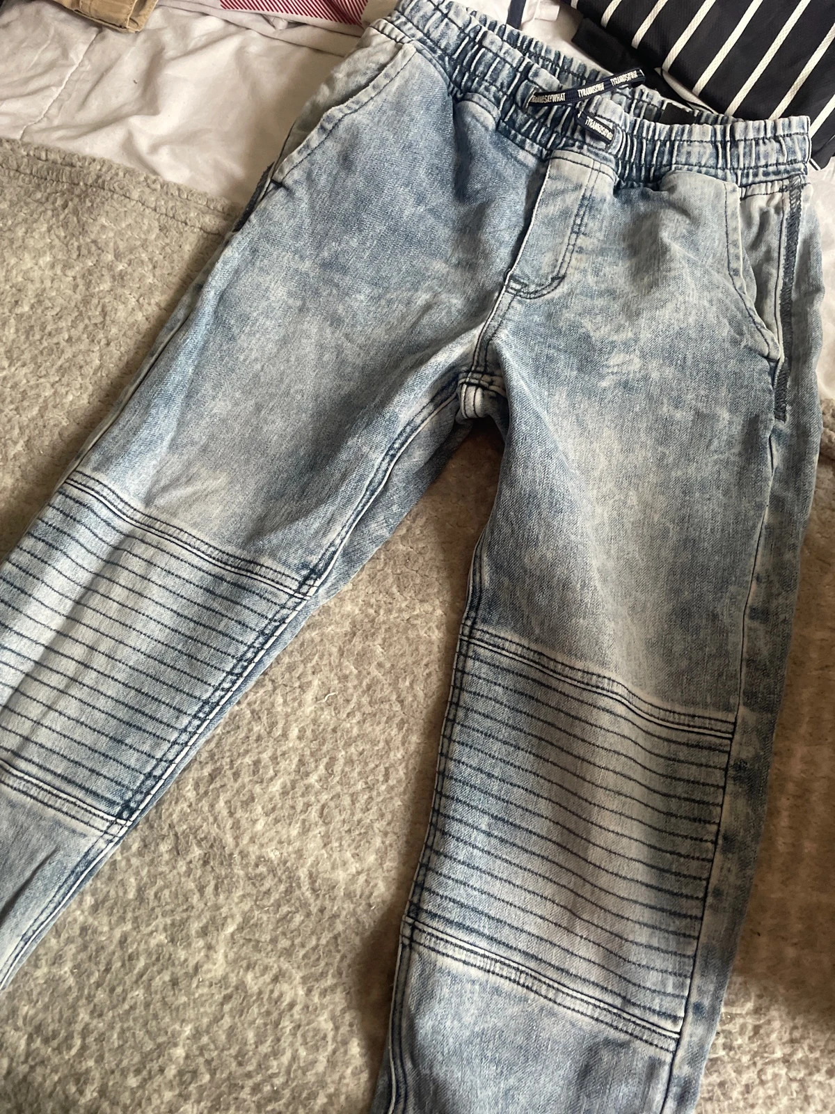 Jean garçon – H&M – taille 11 ans / 146 cm 3