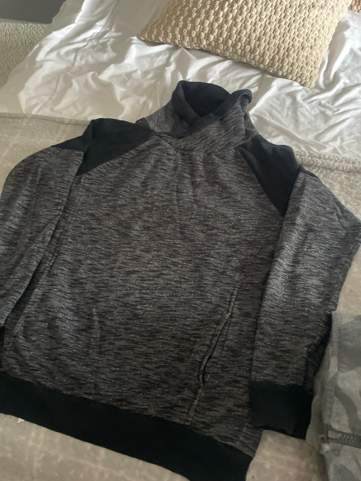 Pull garçon – Kiabi – taille 12 ans / 152 cm 4