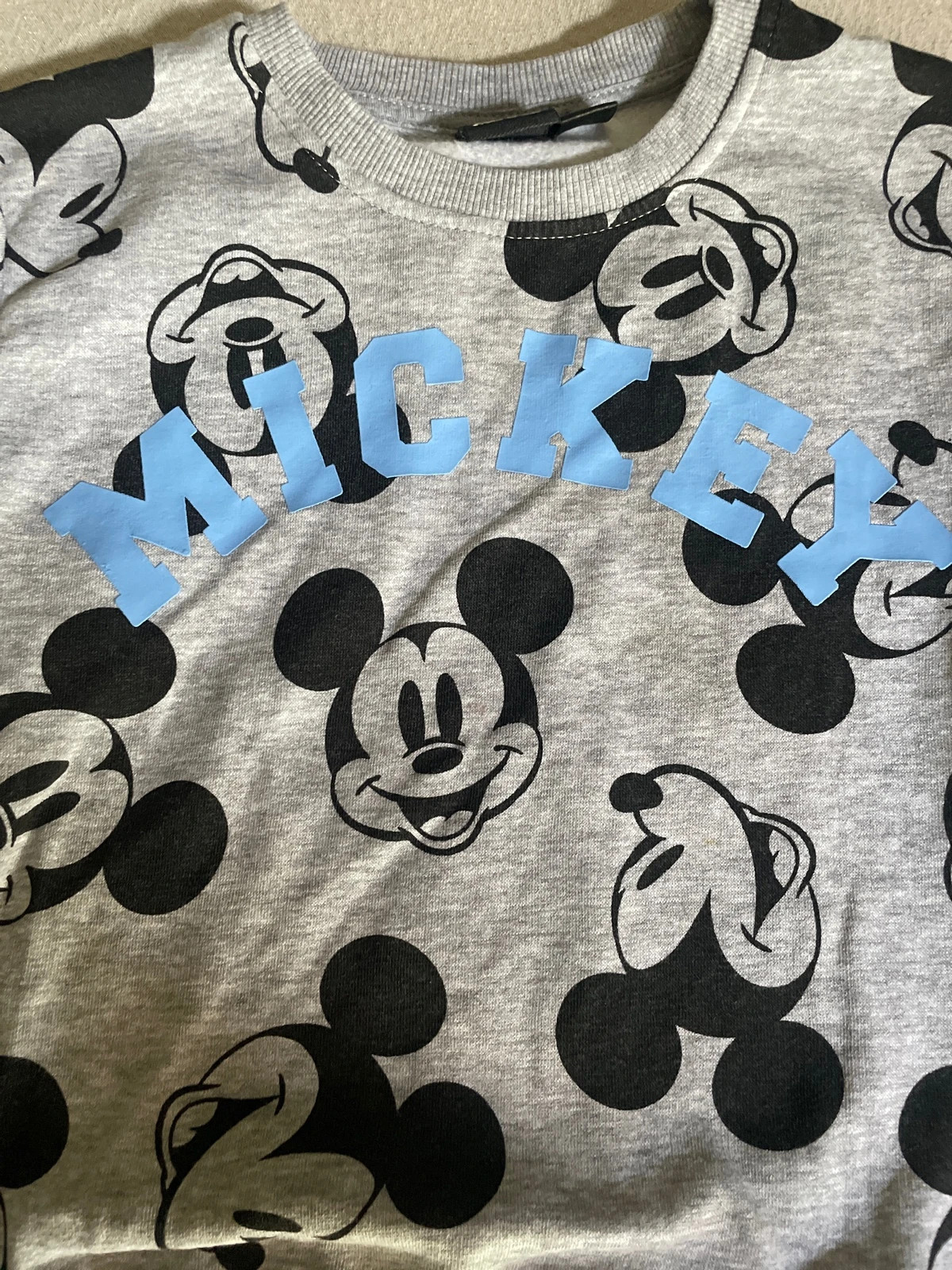 Pull Mickey – Disney – taille 4 ans / 104 cm 2