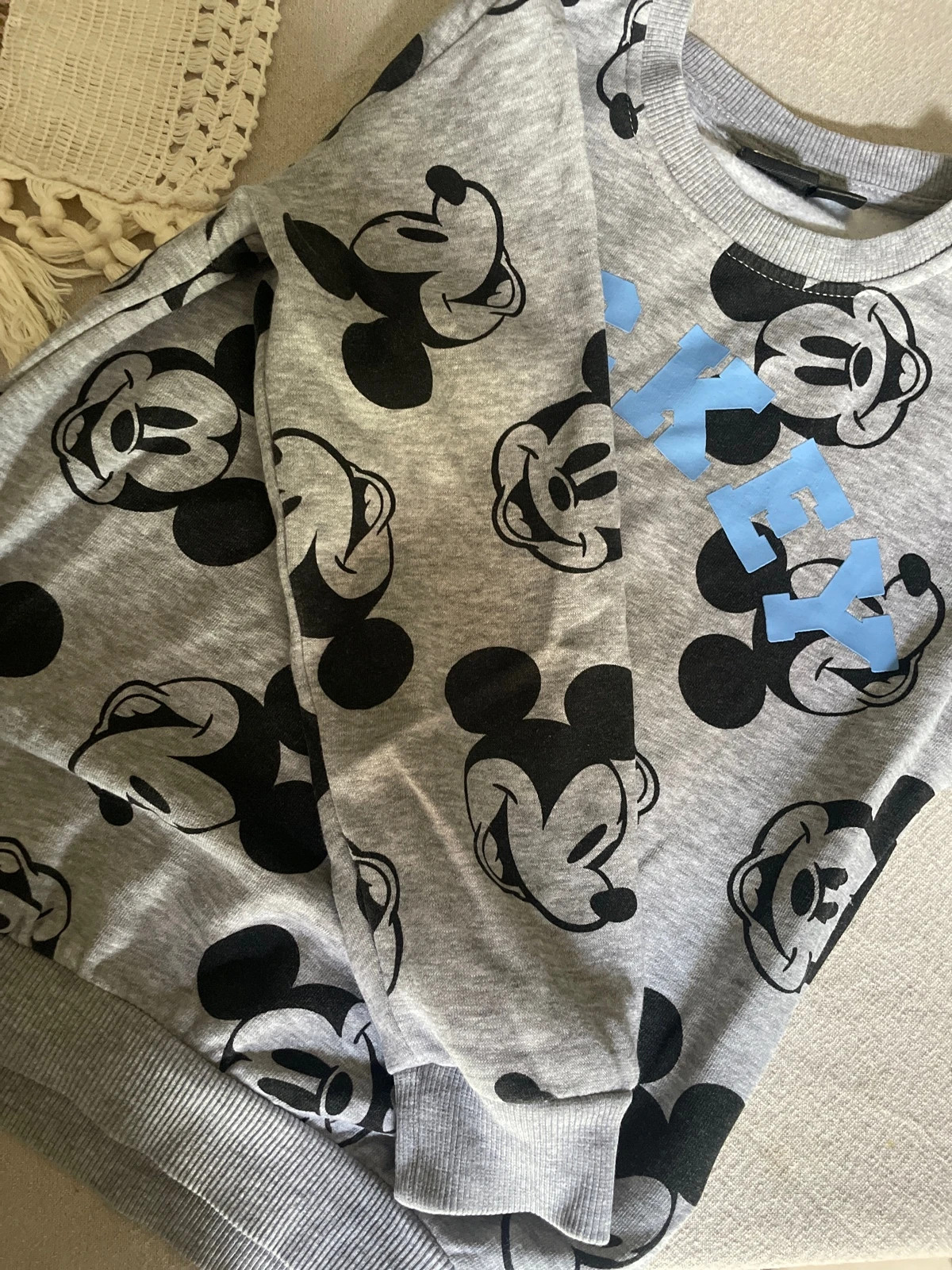 Pull Mickey – Disney – taille 4 ans / 104 cm 3
