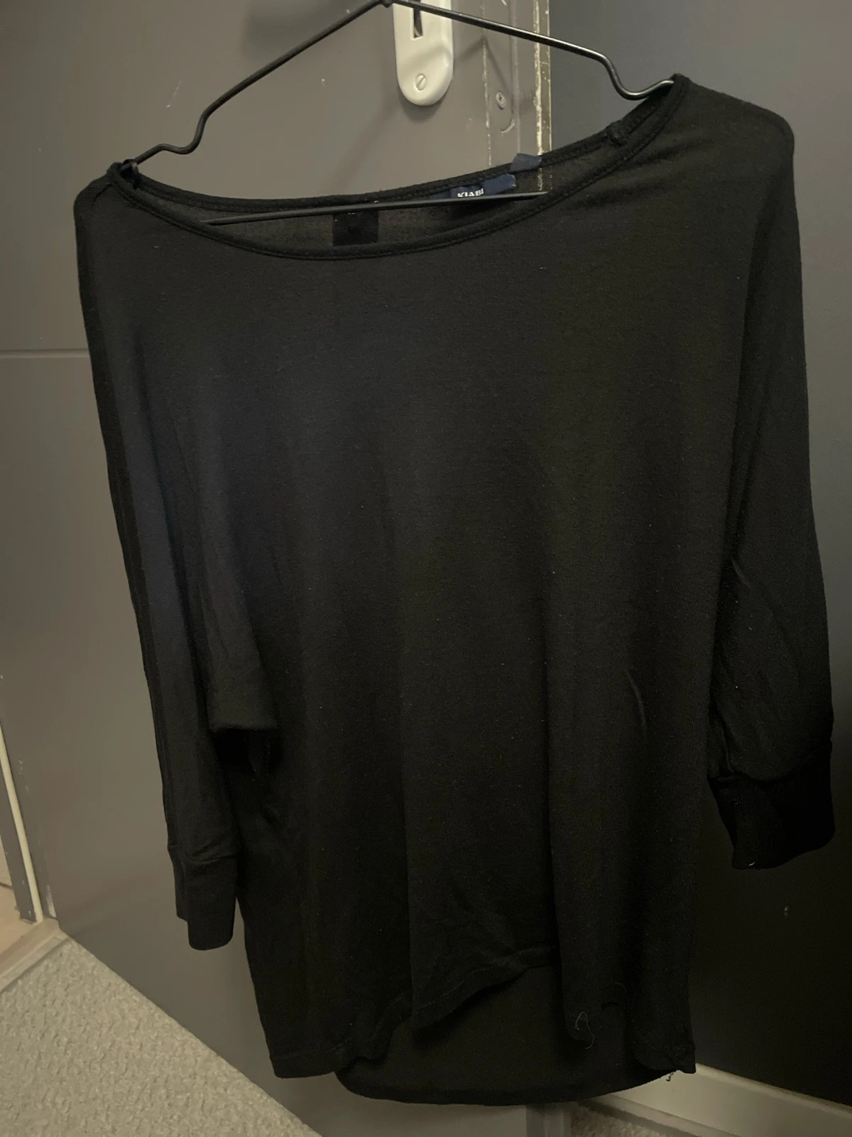 Haut femme noir habillé manches mi-longues – 38/40 – Kiabi – taille M / 38 / 10 2