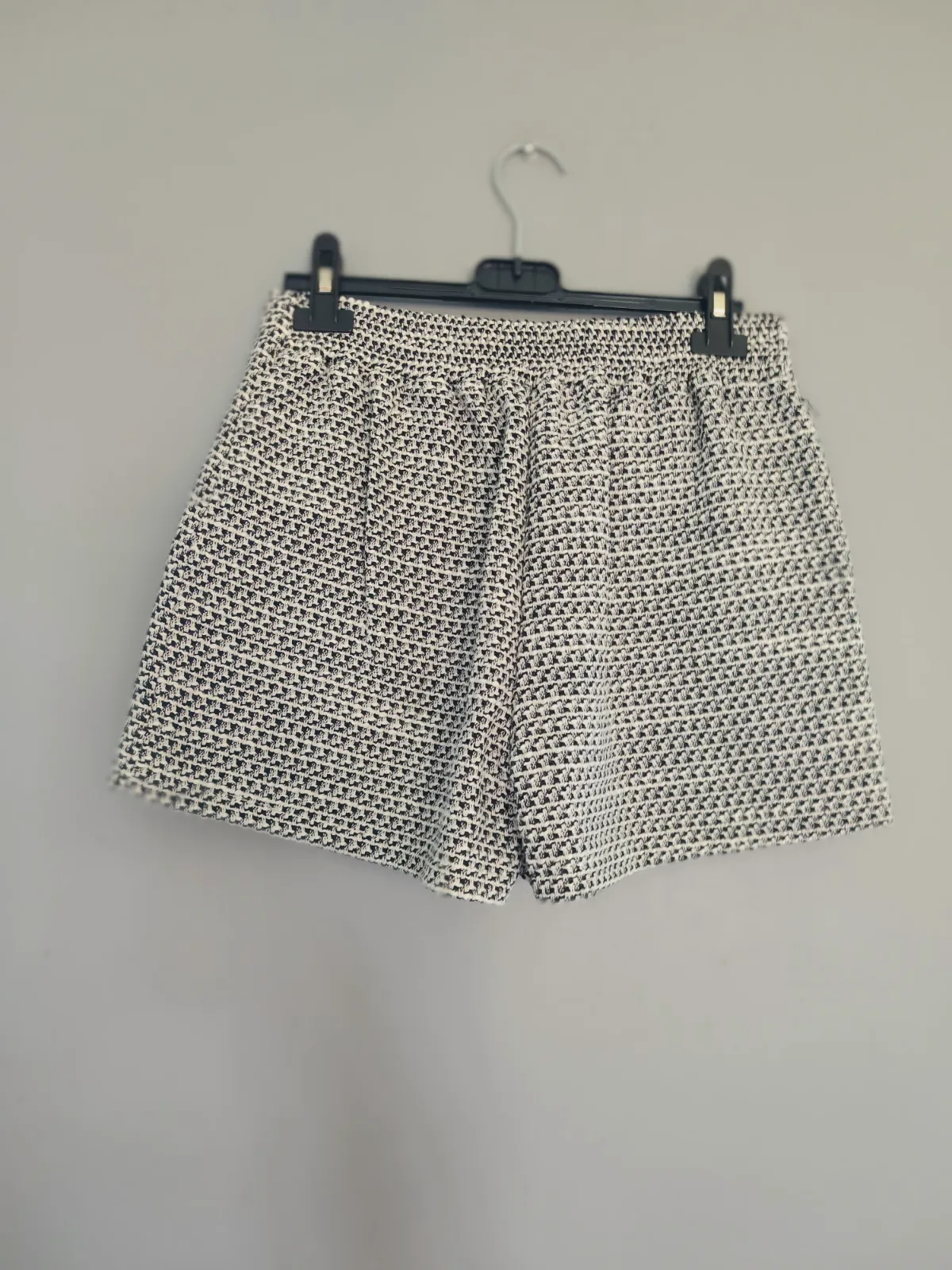 Short en tweed Armonias noir et blanc – Armonias – taille L 4