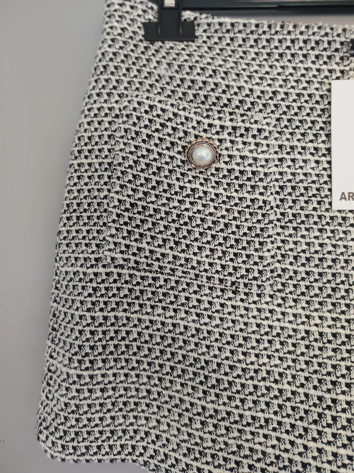 Short en tweed Armonias noir et blanc – Armonias – taille L 3