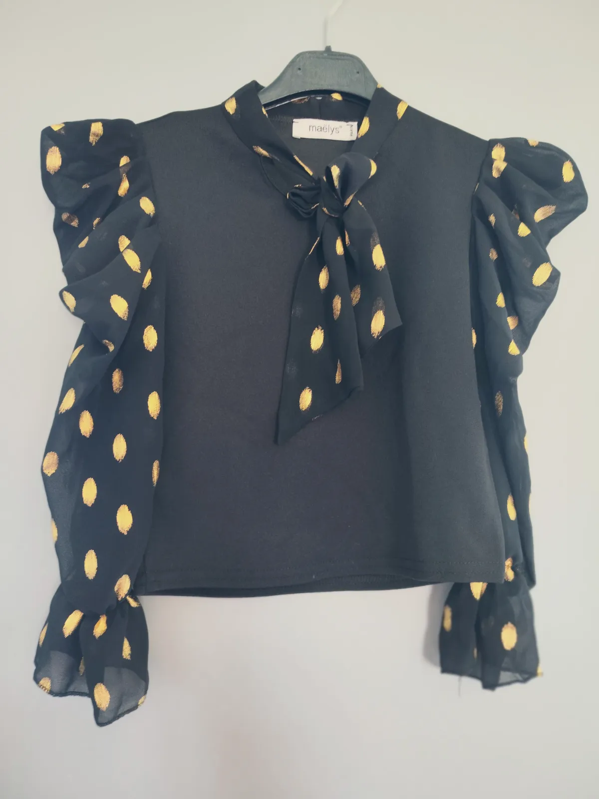 Blouse Maëlys noire à pois dorés lavallière – Maëlys – taille 6 ans 3