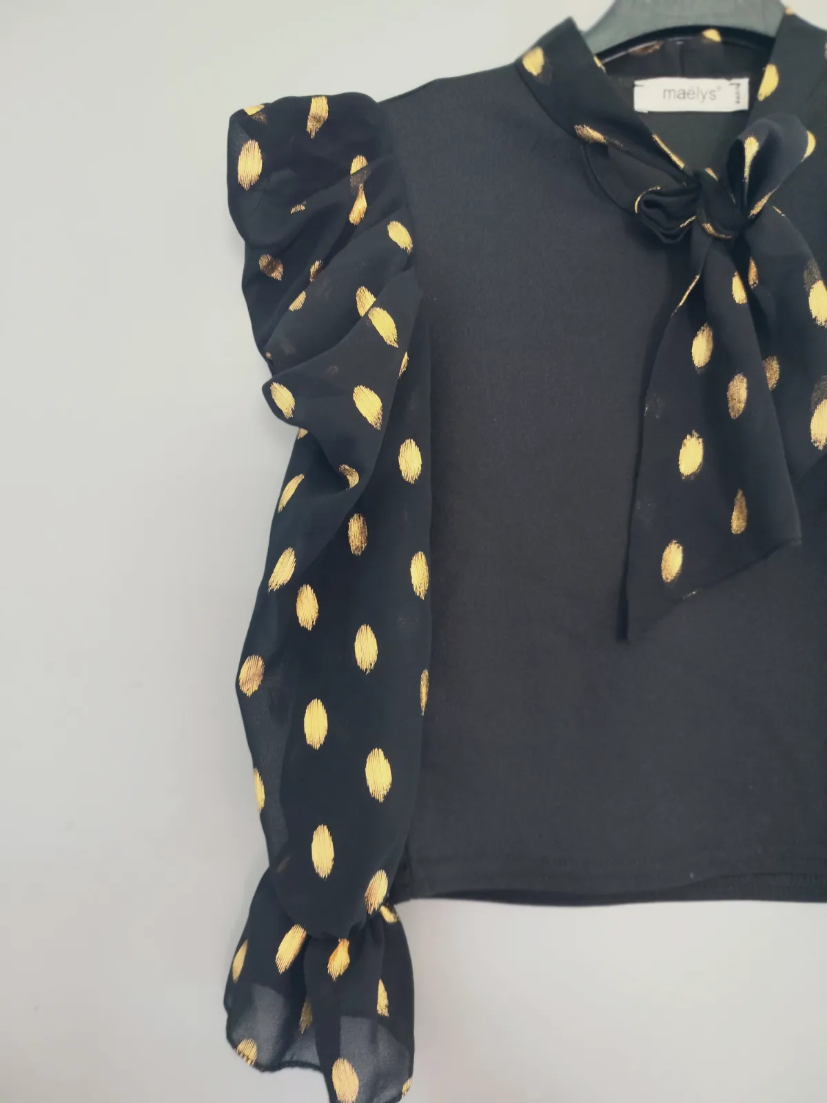 Blouse Maëlys noire à pois dorés lavallière – Maëlys – taille 6 ans 2
