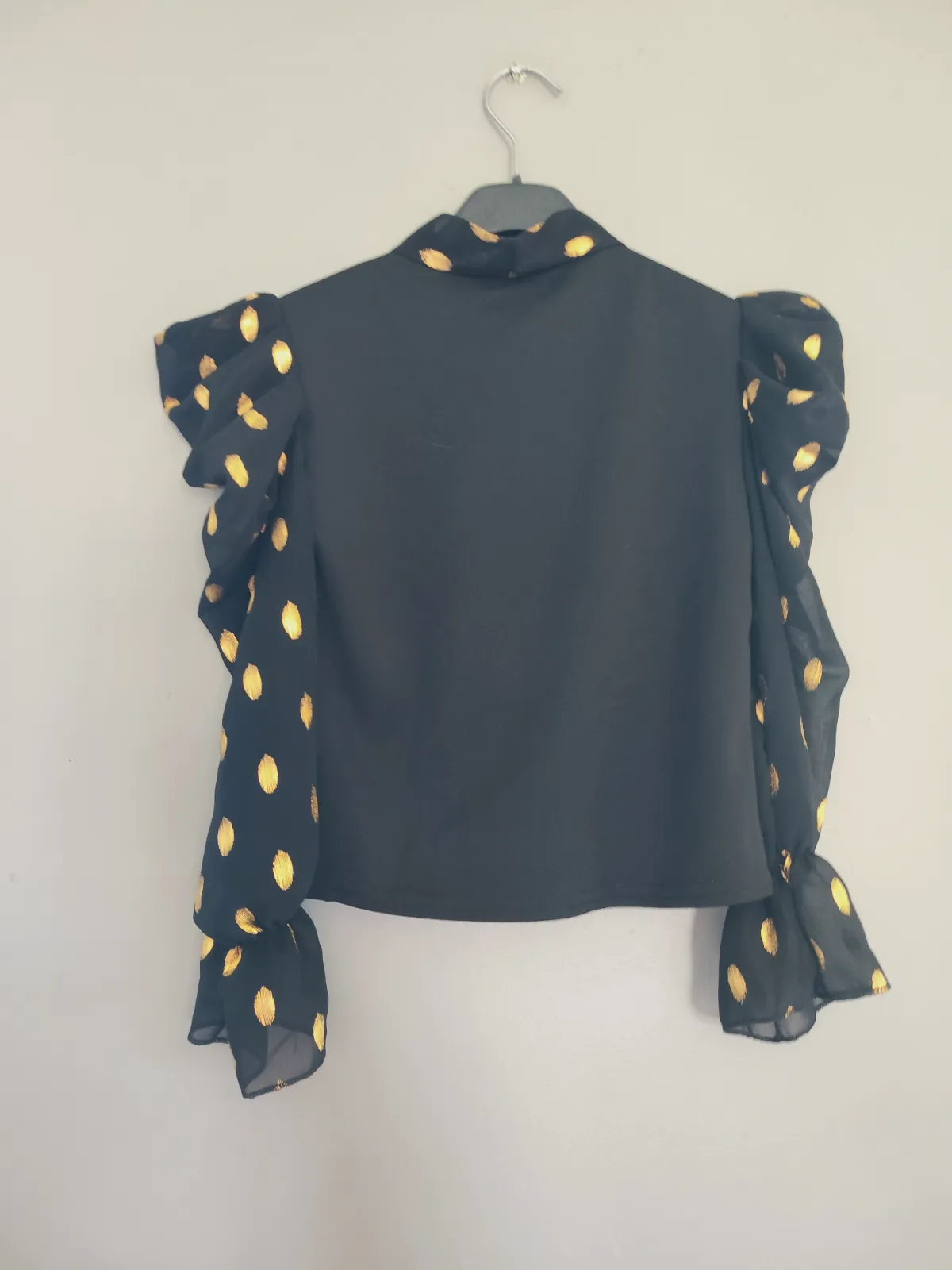 Blouse Maëlys noire à pois dorés lavallière – Maëlys – taille 6 ans 4