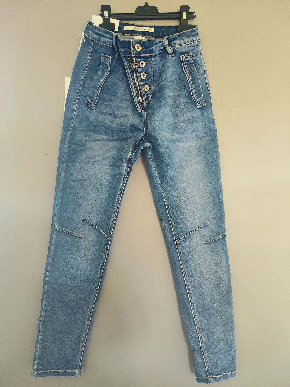 Jean effet boutonne taille 34 – Chic shop – taille 34 2