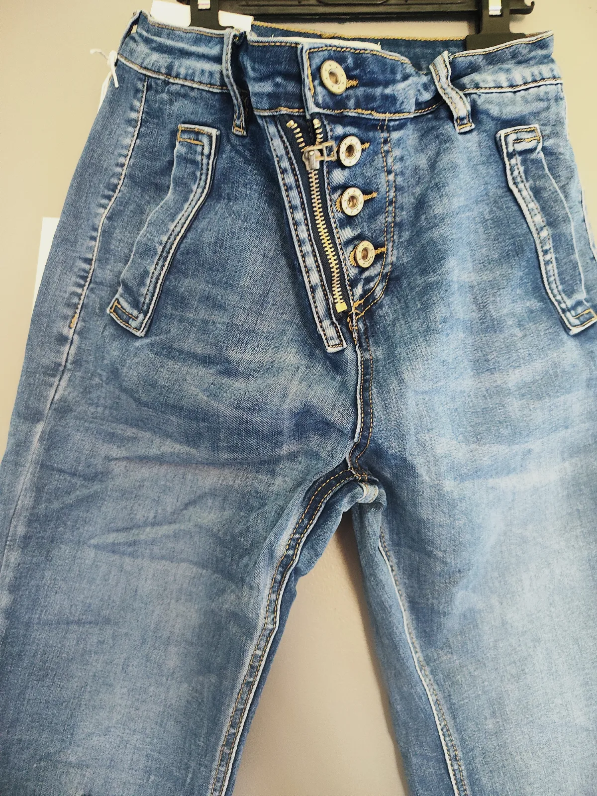 Jean effet boutonne taille 34 – Chic shop – taille 34 3