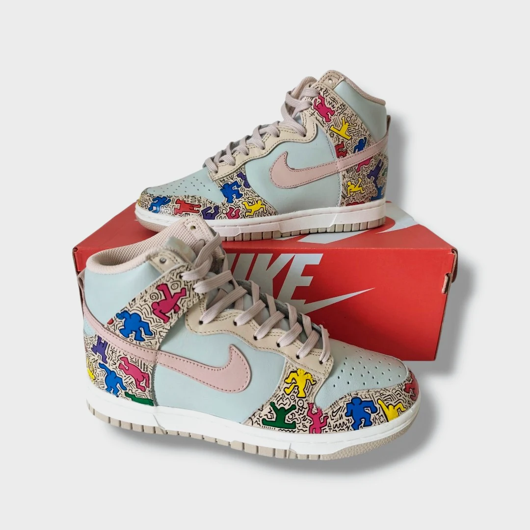 Baskets Nike Dunk High motif pop art