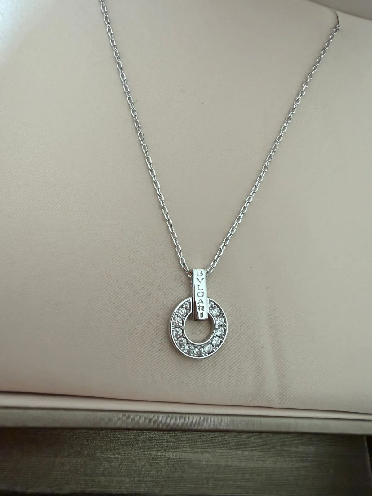 Collier BVLGARI circulaire serti 3
