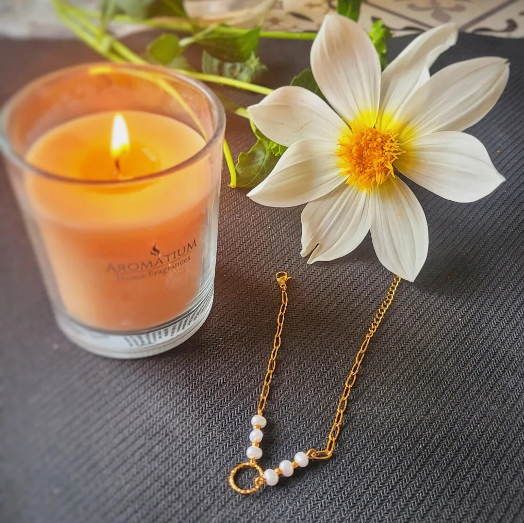 Bracelet chaîne dorée perles nacre en acier inoxydable  – Fait main – taille Taille unique 3