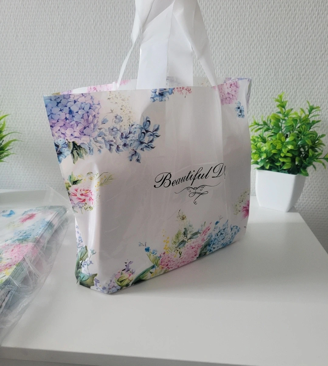 Sac cadeau en plastique 3