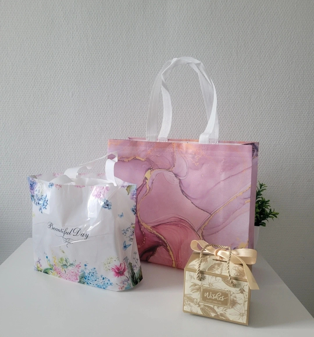 Sac cadeau en plastique 2