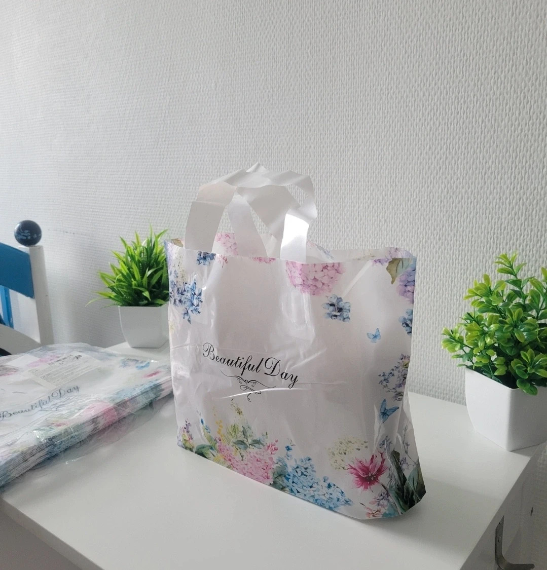 Sac cadeau en plastique 4