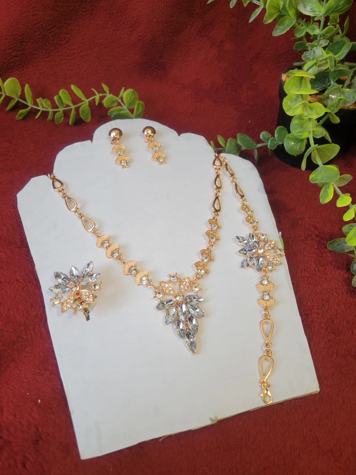 Ensemble de bijoux élégants à la mode 2