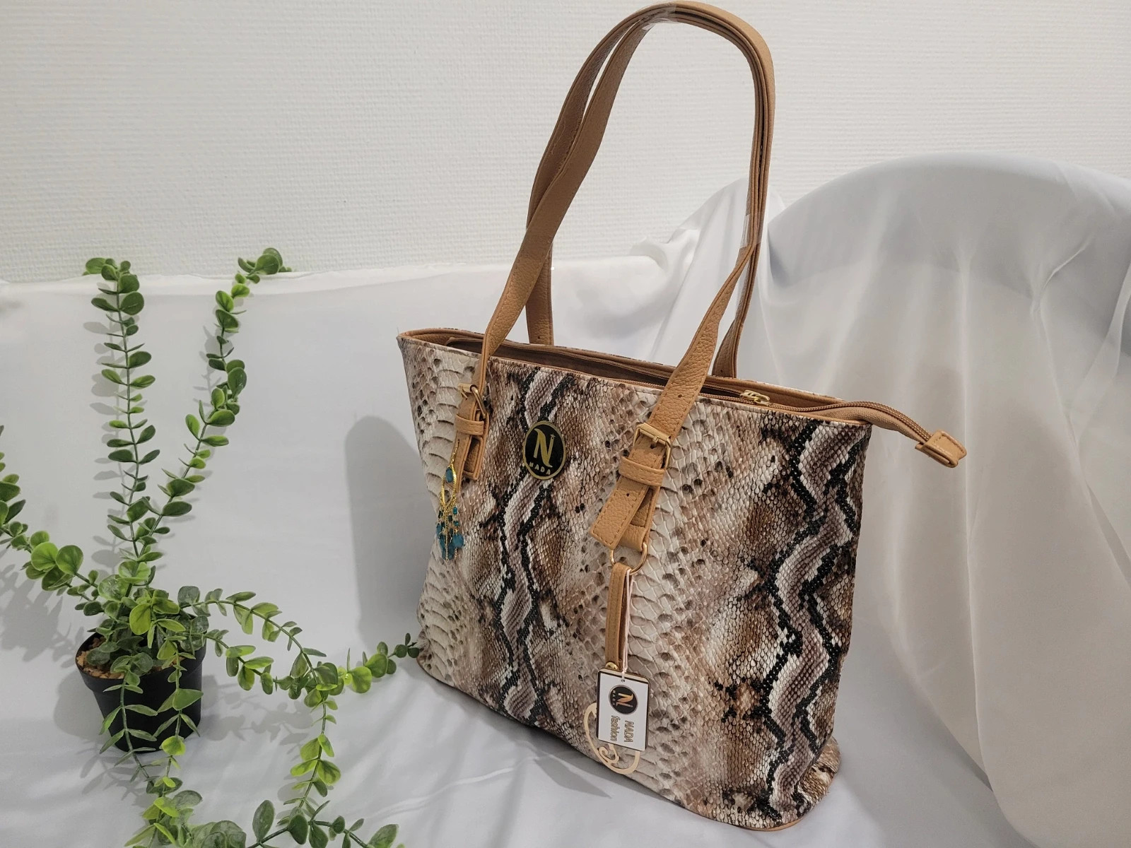 Sac à main grande à la mode 3