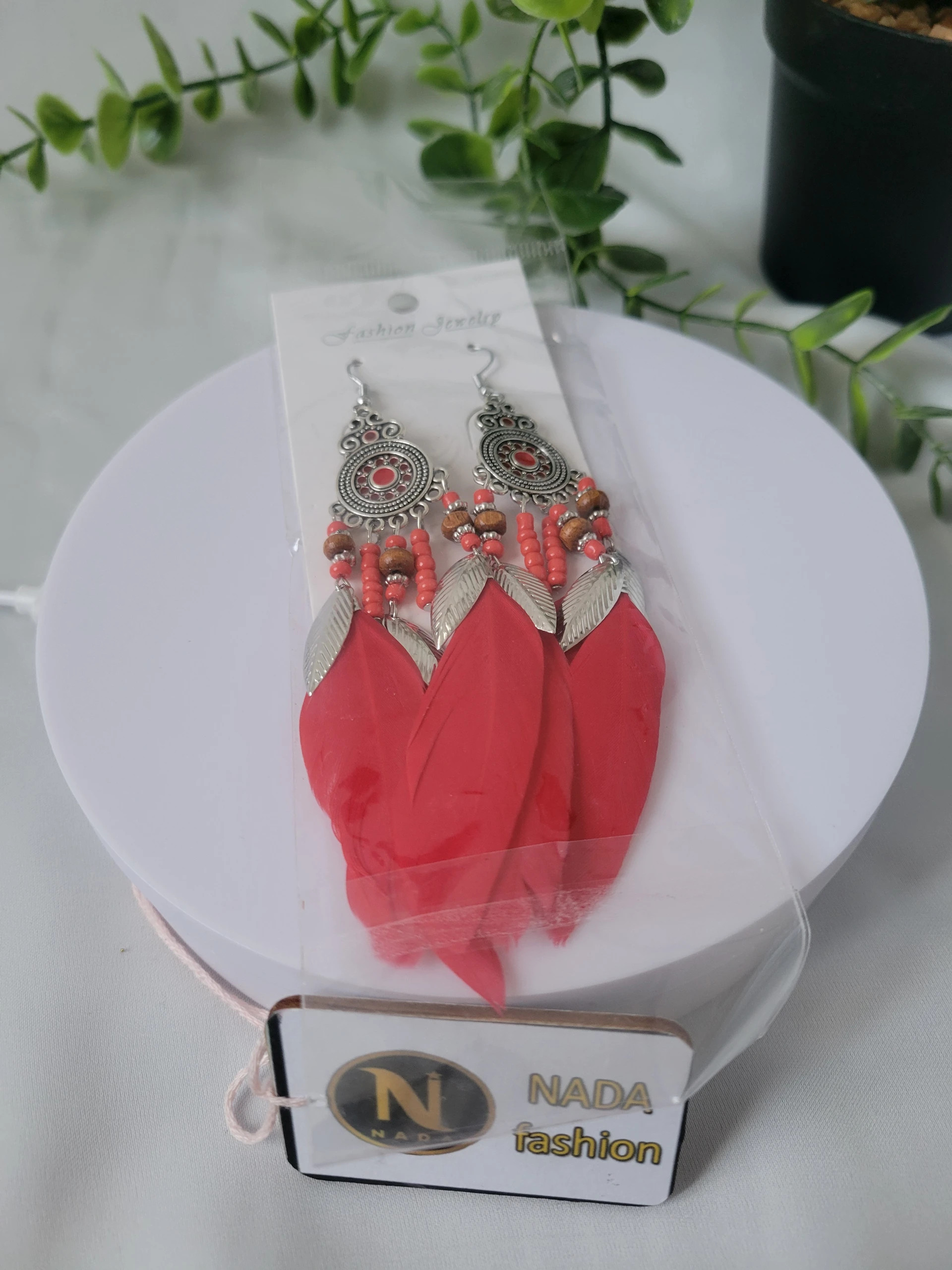 Boucles d'oreilles en plumes rouge 3