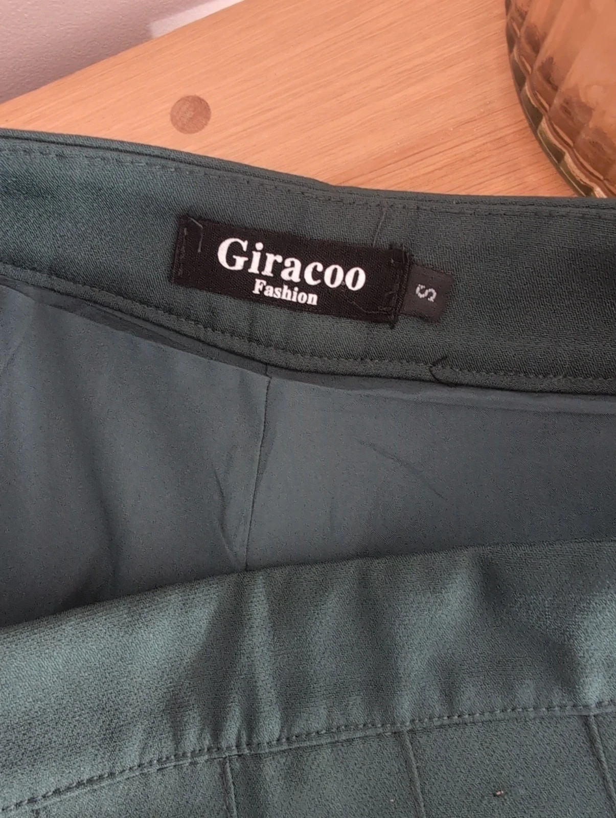 Jupe-short plissée Giracoo – Taille S – Vert sapin / vert foncé Look preppy et tendance – giracoo – taille S / 36 / 8 4