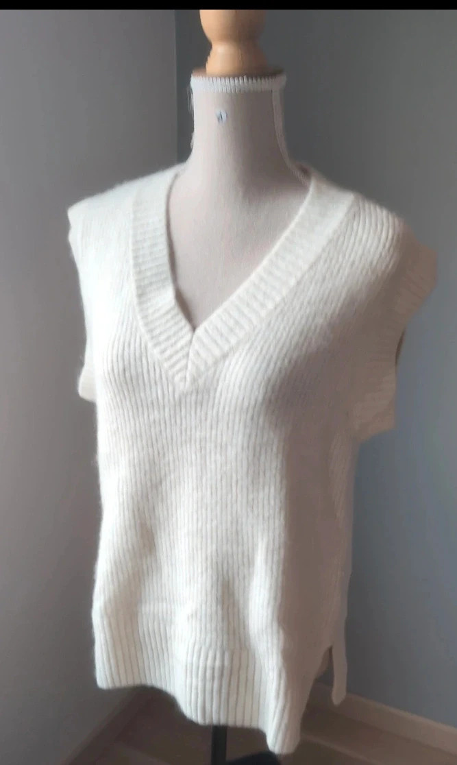 Pull sans manches Pimkie XS écru – maille côtelée – col V Style minimaliste, preppy – Pimkie – taille XS / 34 / 6 4