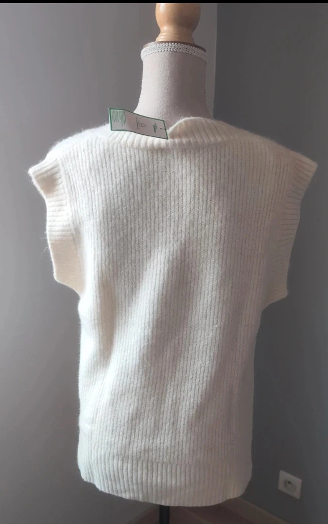 Pull sans manches Pimkie XS écru – maille côtelée – col V Style minimaliste, preppy – Pimkie – taille XS / 34 / 6 5