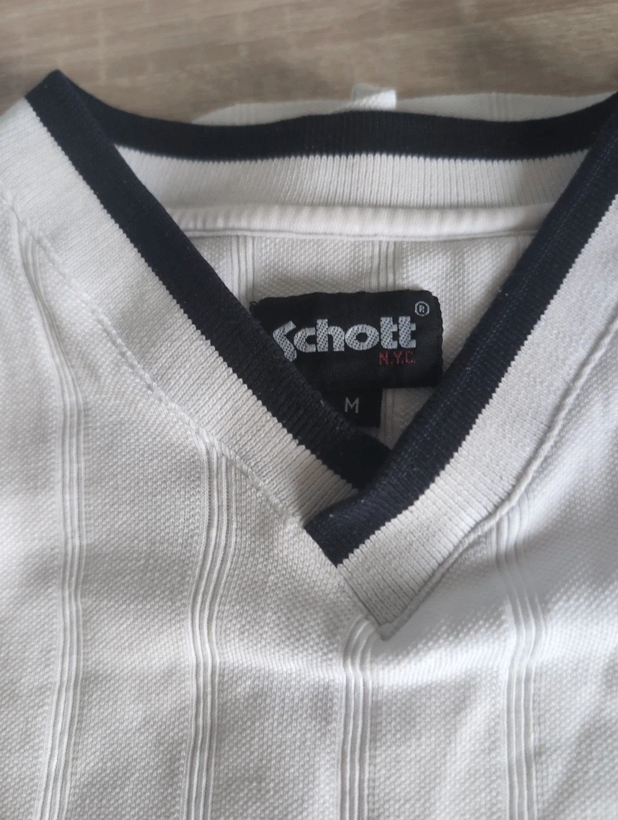 T-shirt vintage Schott NYC côtele blanc/ Marine col V – M - style vintage casual – Schott – taille M 4