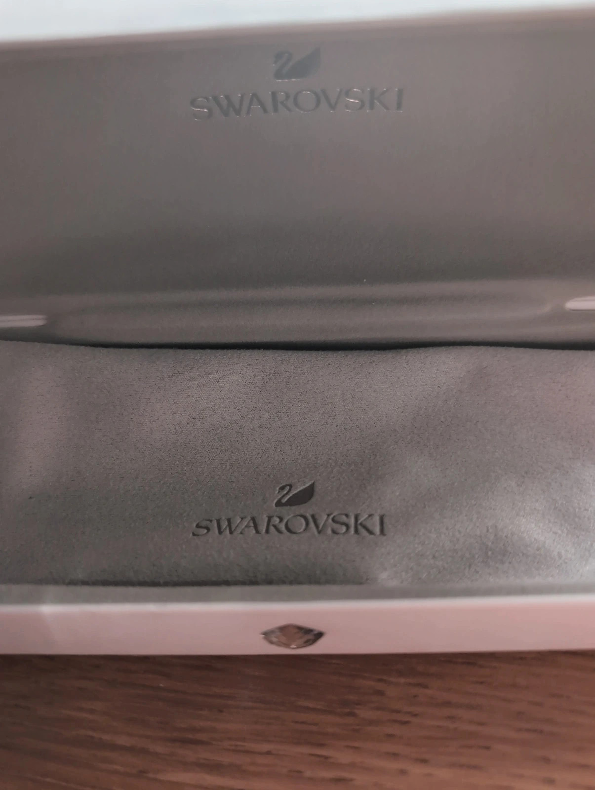 Étui à lunettes Swarovski femme blanc Excellent état avec chiffon microfibre – Swarovski 3