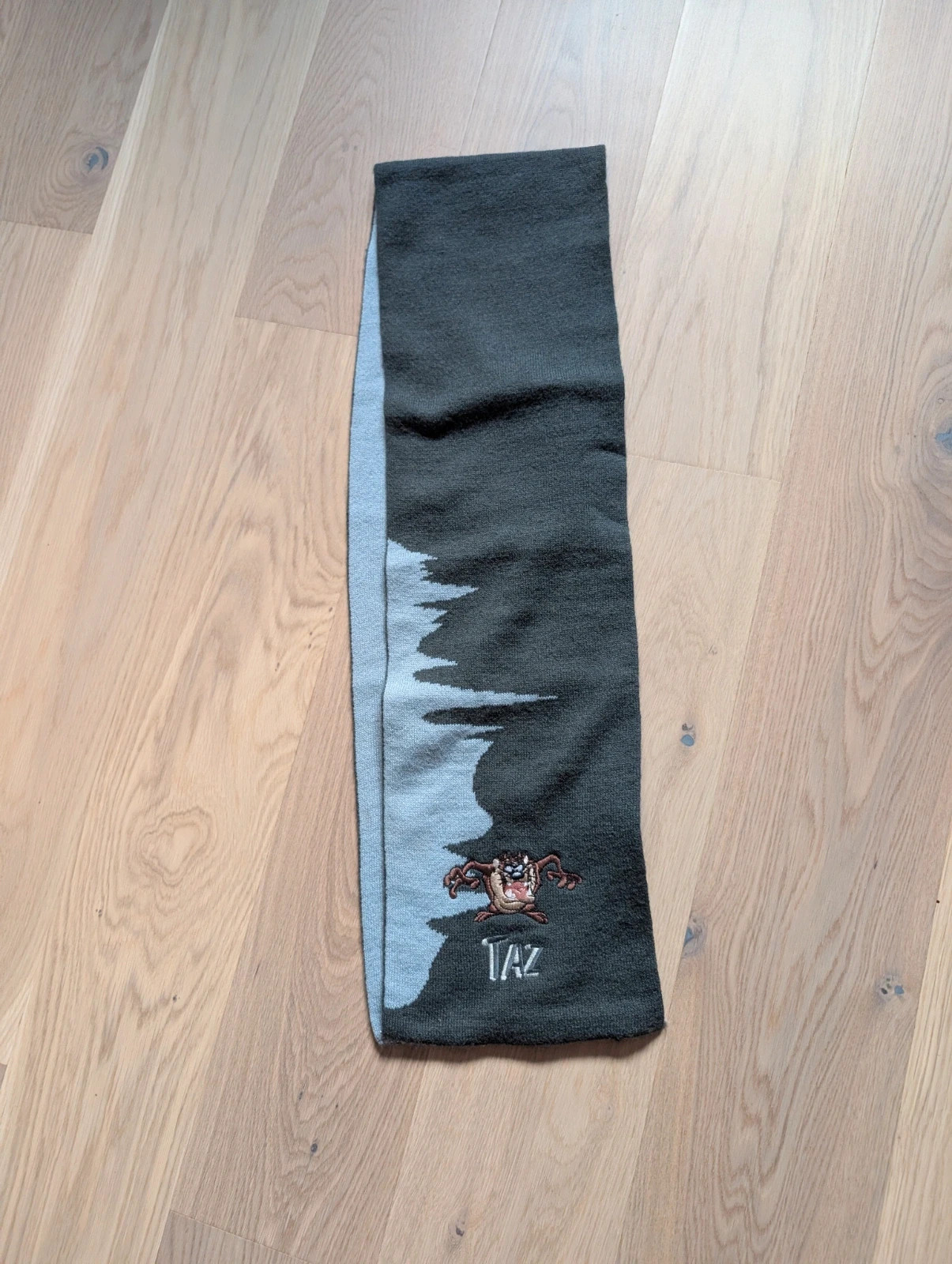 Écharpe enfant Looney Tunes – Taz –gris foncé et gris clair – Looney Tunes 2