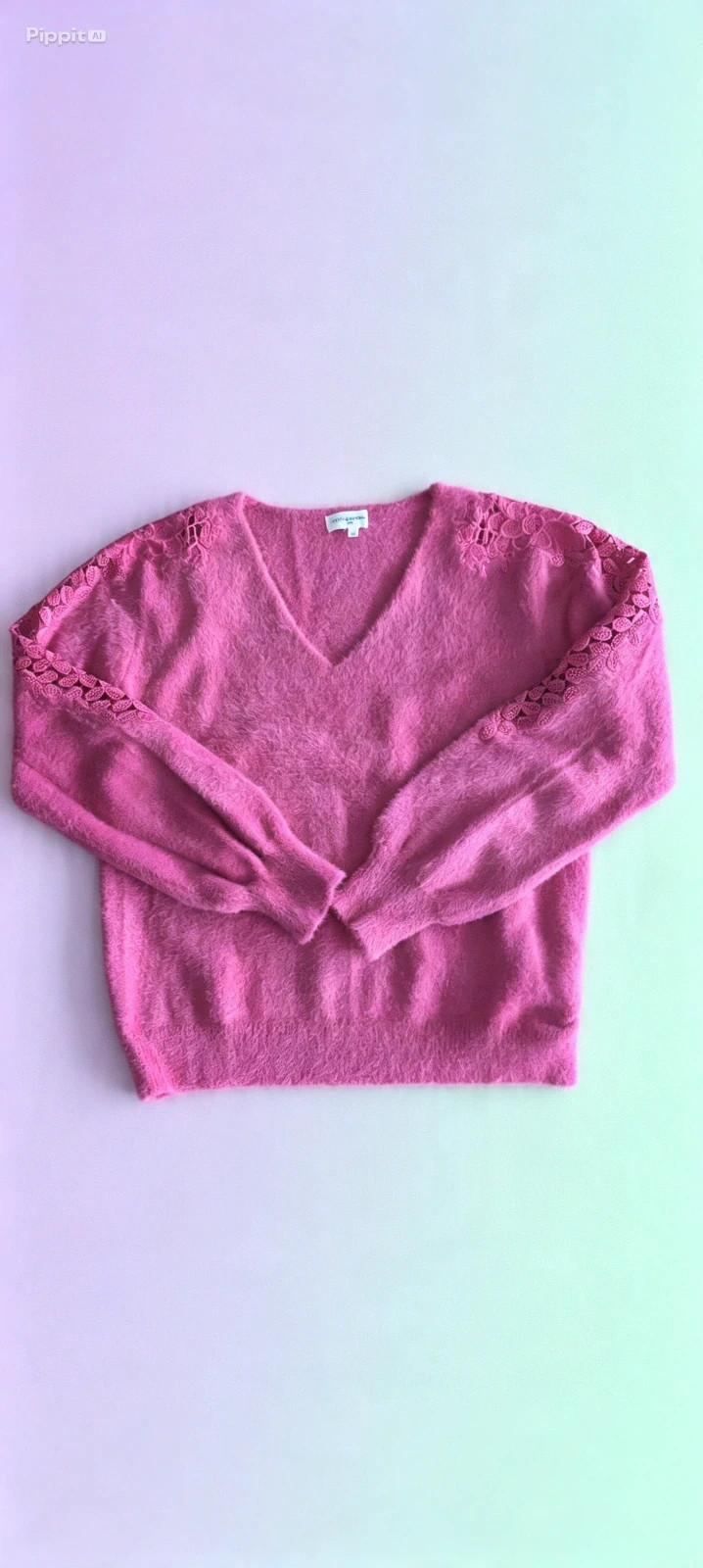 pull hiver fuchsia brodés sur les manches – Ikoone & Bianka – Taille unique - Doux et élégant – Ikoone&Bianka – taille Taille unique 3