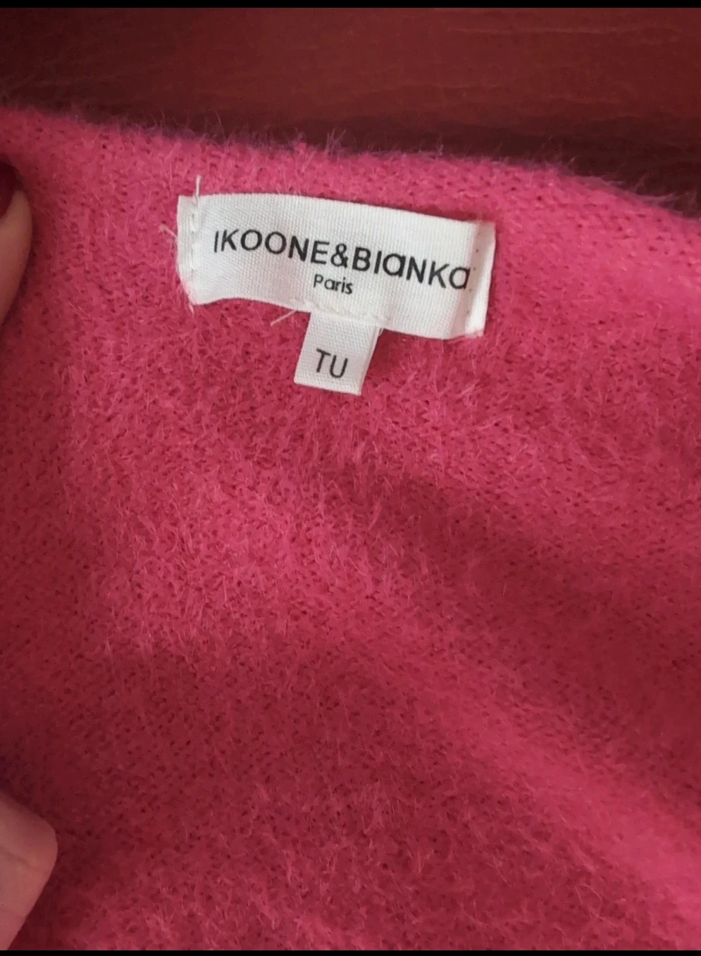 pull hiver fuchsia brodés sur les manches – Ikoone & Bianka – Taille unique - Doux et élégant – Ikoone&Bianka – taille Taille unique 5