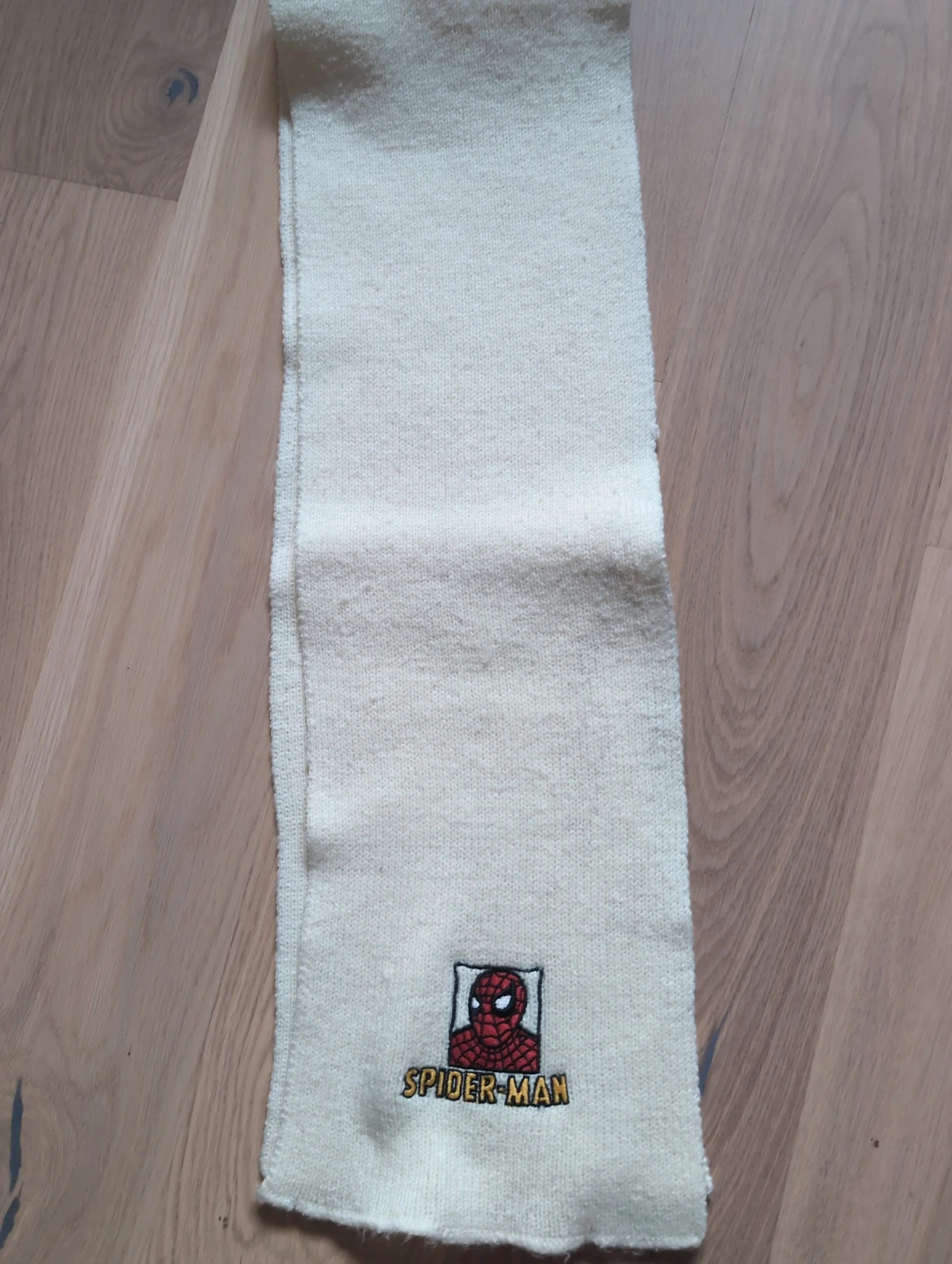 Écharpe Spider-Man enfant – crème – motif brodé – Marvel 2