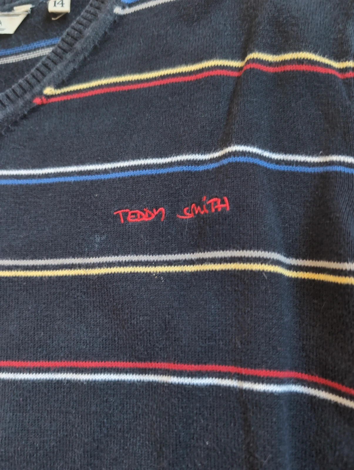 Teddy Smith – Pull garçon noir rayé col V – 14 ans 164 cm – Très bon état – Teddy Smith – taille 14 ans / 164 cm 2