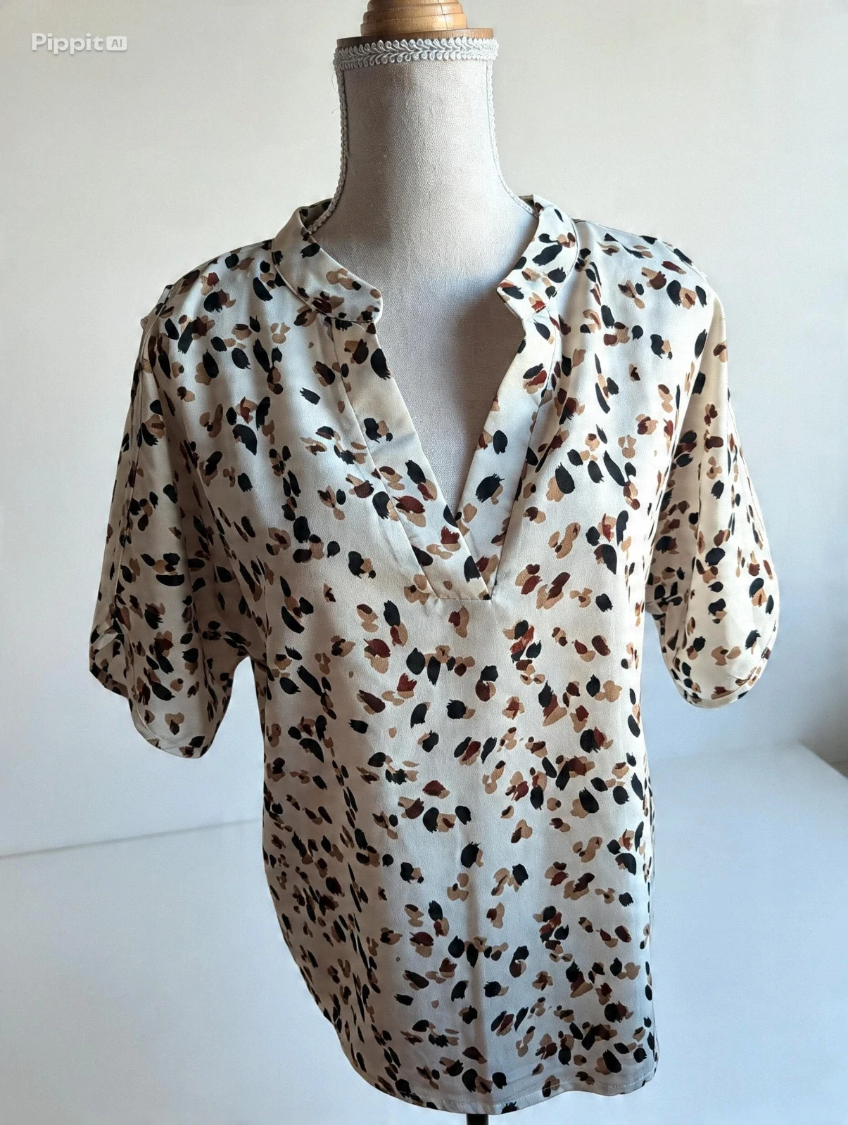 Blouse fluide imprimé léopard col V – manches courtes - Taille M Style casual chic et tendance – Shein – taille M / 38 / 10 2