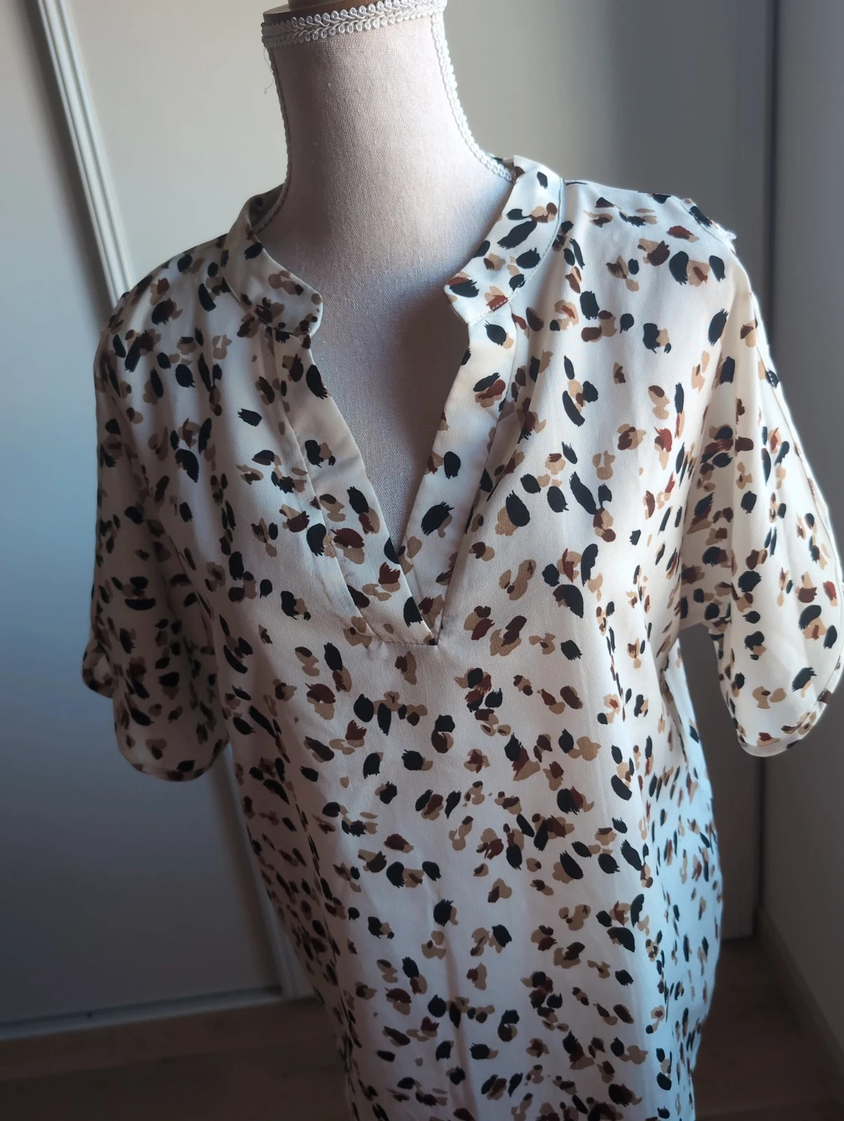 Blouse fluide imprimé léopard col V – manches courtes - Taille M Style casual chic et tendance – Shein – taille M / 38 / 10 3