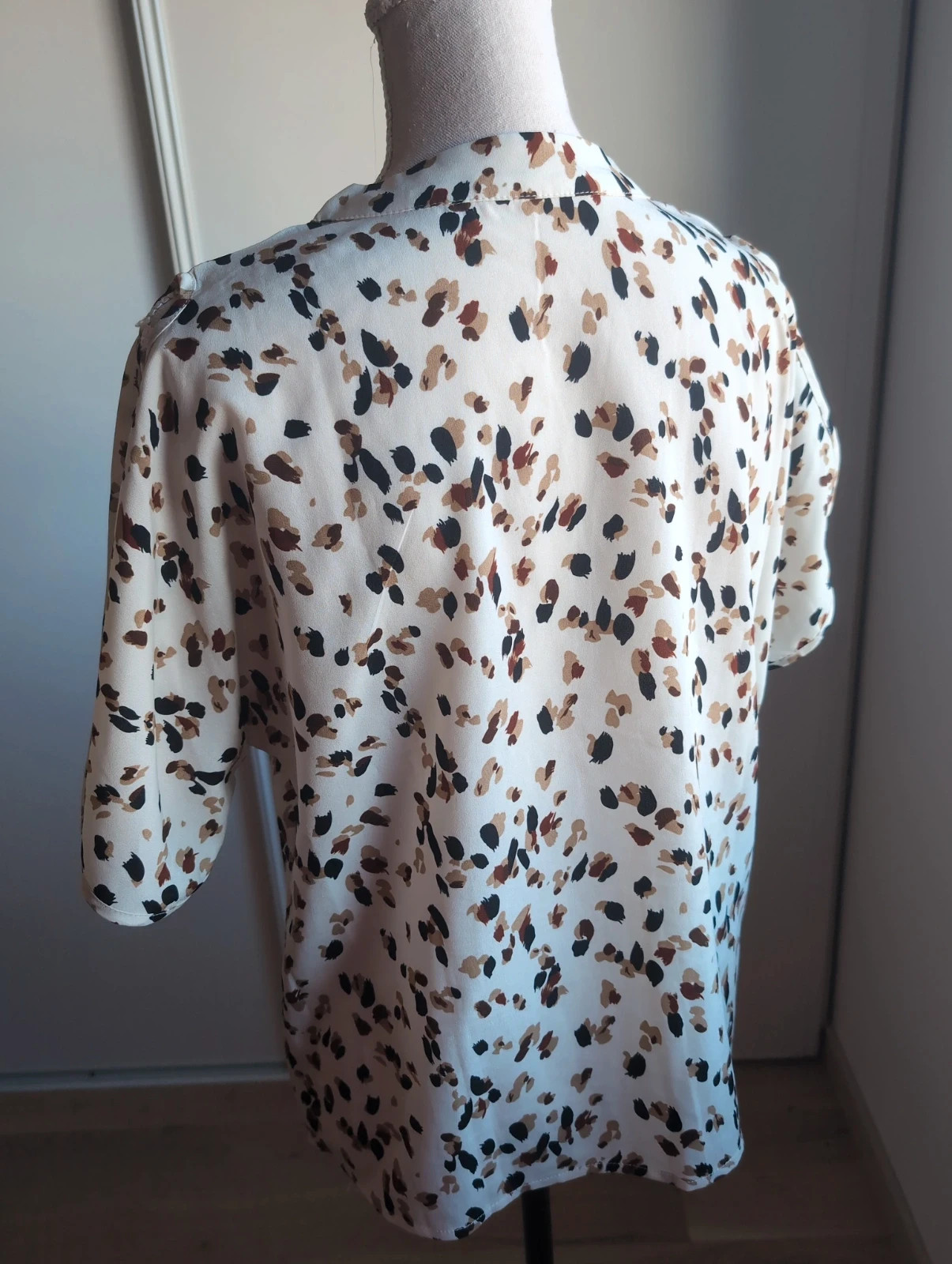 Blouse fluide imprimé léopard col V – manches courtes - Taille M Style casual chic et tendance – Shein – taille M / 38 / 10 5