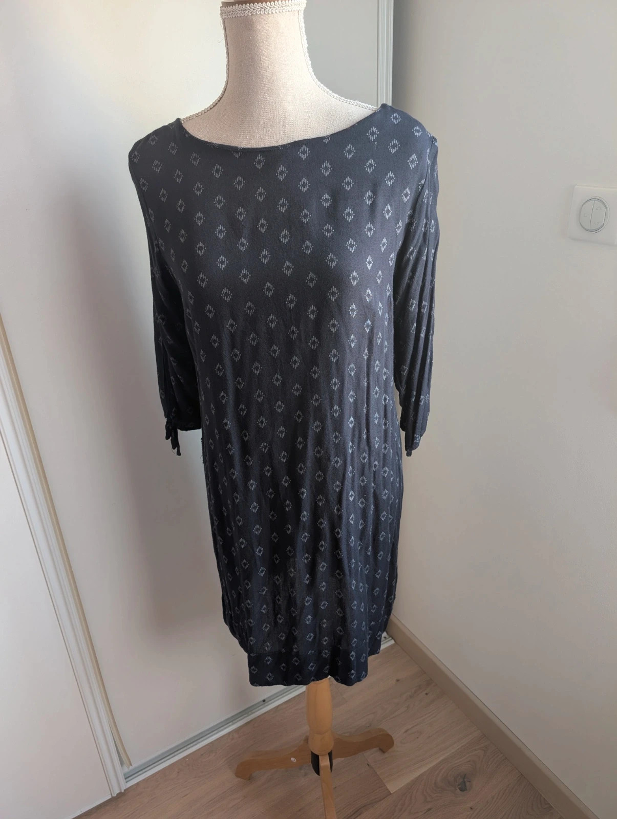 Robe TEX – Taille M – 100 % viscose – Robe bleu fluide à motifs – Manches 3/4 – chic et tendance – TEX – taille M / 38 / 10 2