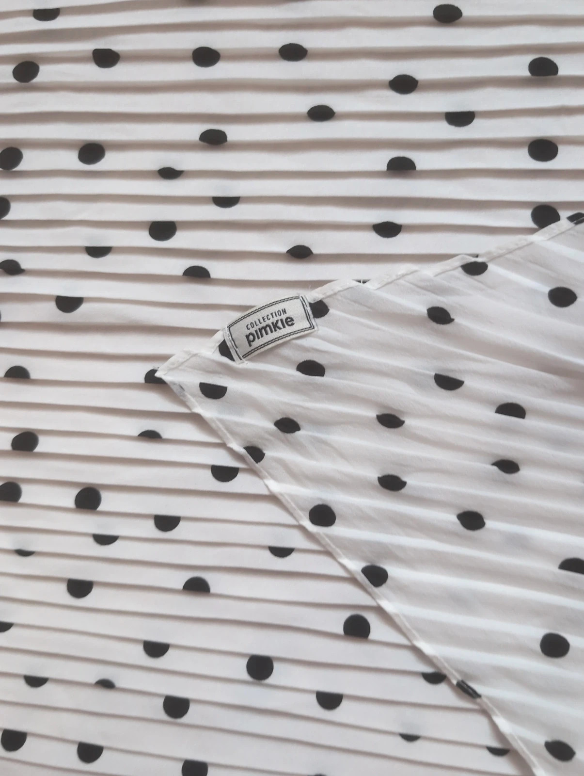 Foulard plissé Pimkie blanc à pois noirs | Chic • Élégant • Tendance • Vintage – Pimkie 4