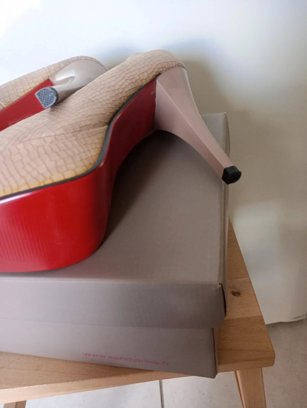 Escarpins Plateforme beige effet python semelles rouges - Parisienne - Pointure 40 Chic et Glamour – Parisienne – taille 40 5