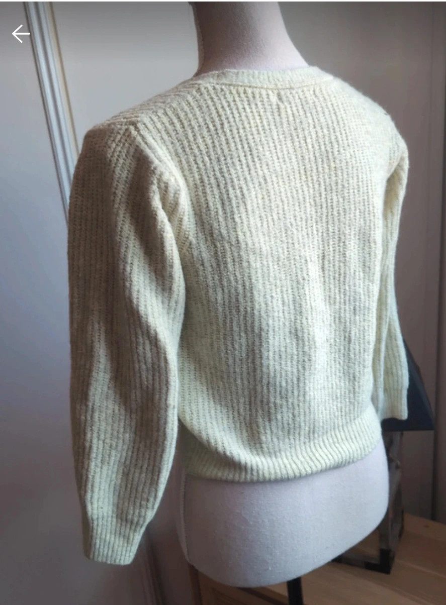 Gilet court jaune pastel Ikoone & Bianka Maille côtelée Boutons bijoux Taille unique style casual – Ikoone&Bianka – taille Taille unique 4