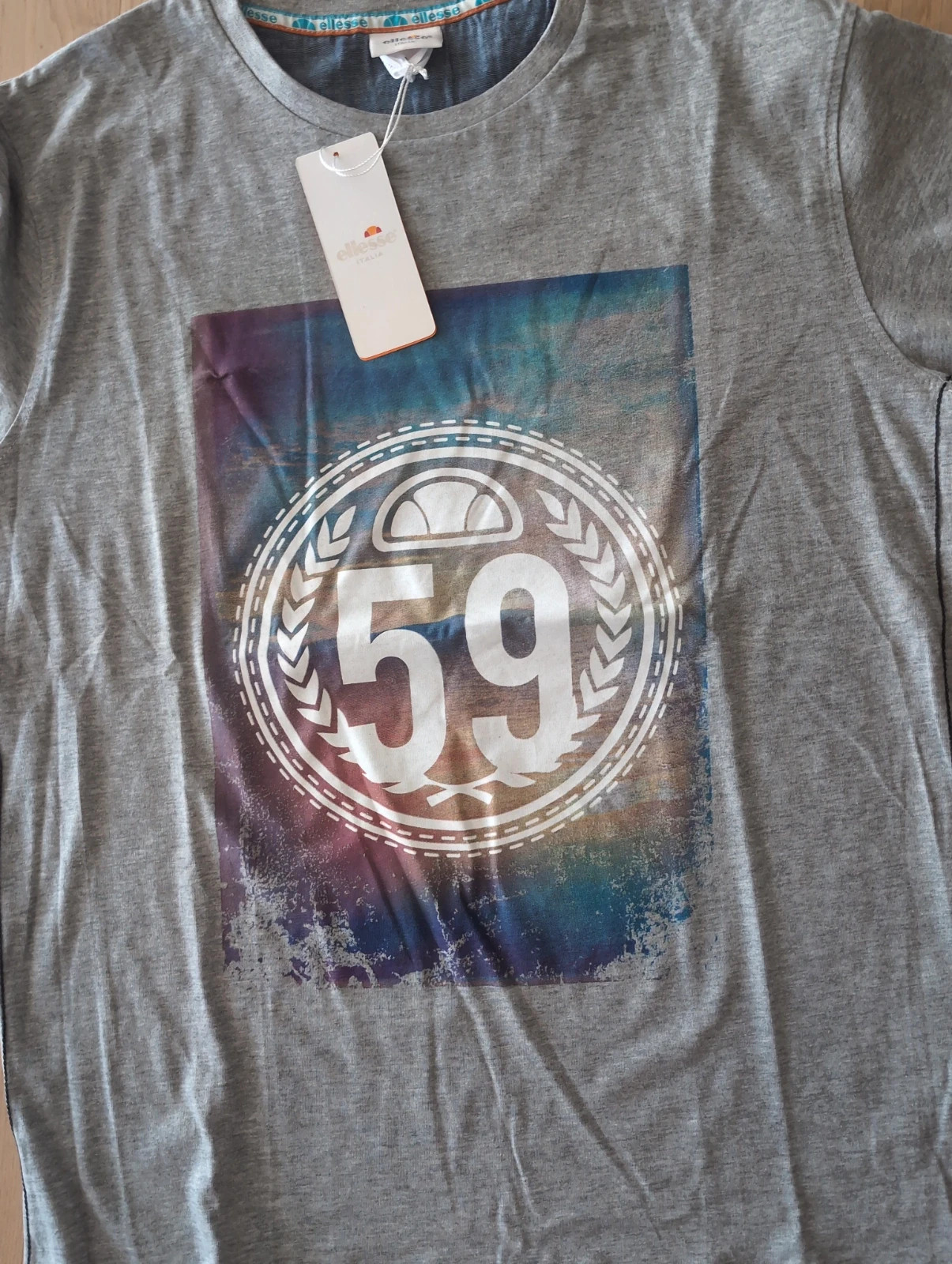 T-shirt Ellesse Gris - Imprimé "59" - Taille M - Iconique – Ellesse – taille M 2