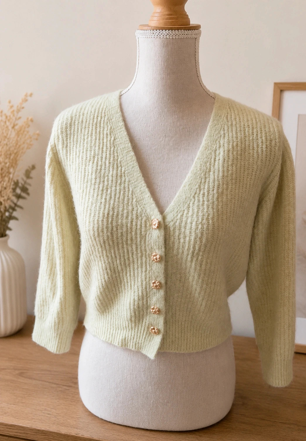 Gilet court jaune pastel Ikoone & Bianka Maille côtelée Boutons bijoux Taille unique style casual