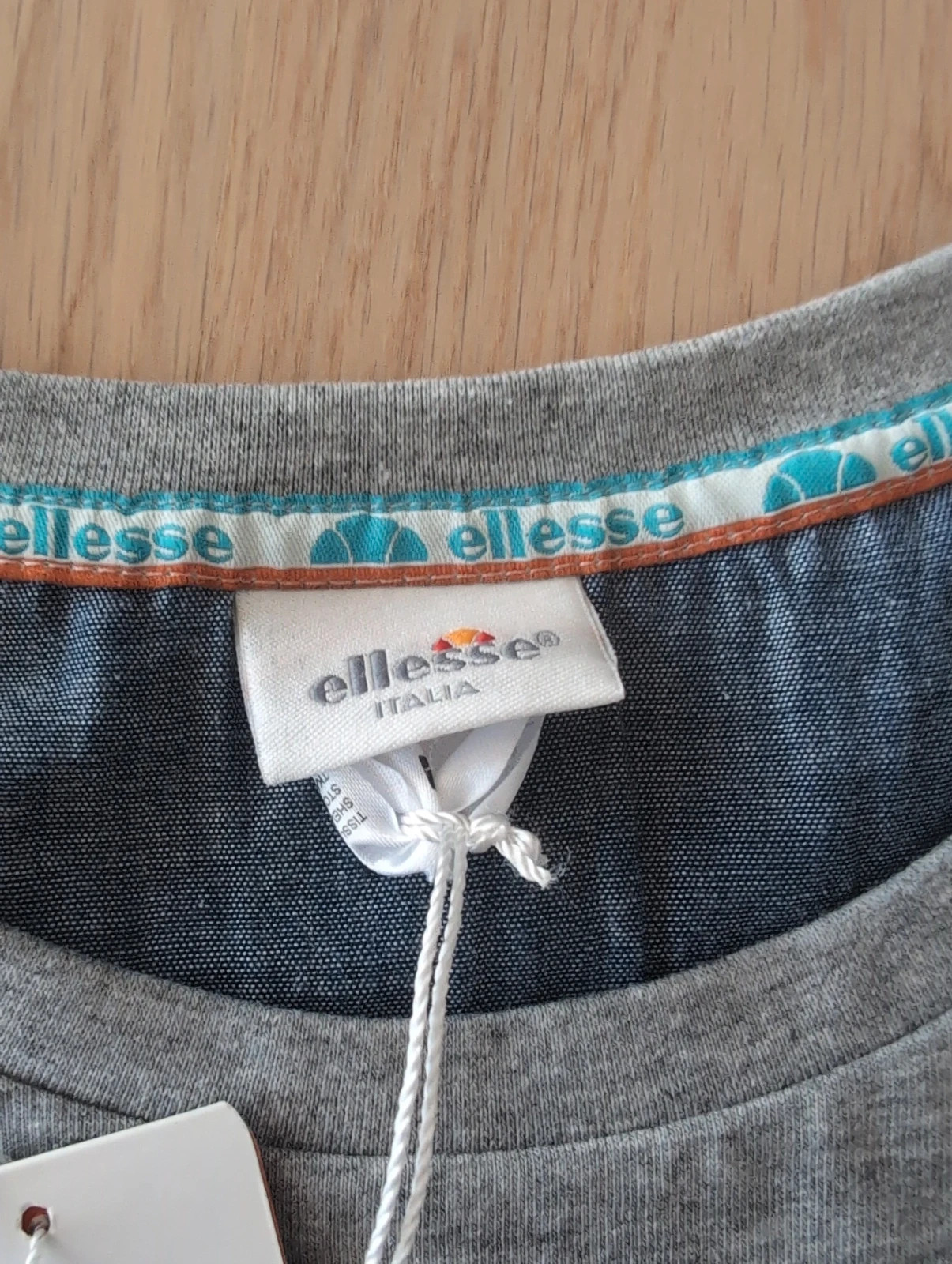 T-shirt Ellesse Gris - Imprimé "59" - Taille M - Iconique – Ellesse – taille M 4
