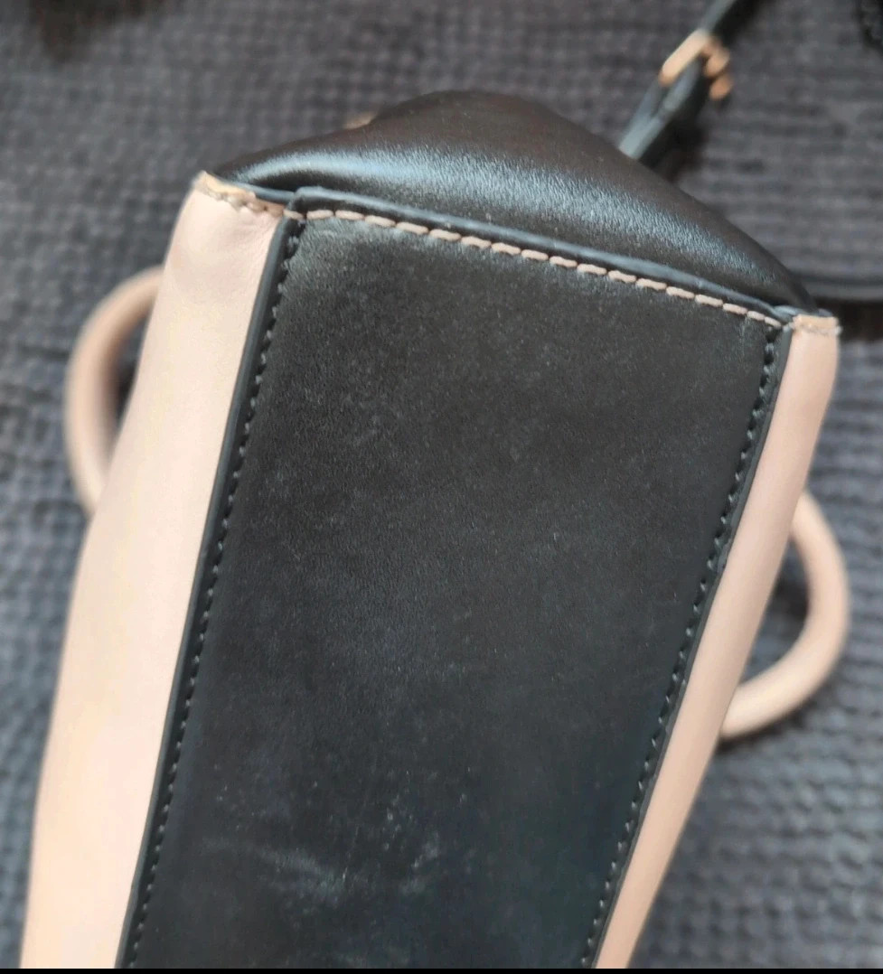 Sac à main San Marina bi-matière noir et rose poudré / effet serpent – San Marina 5