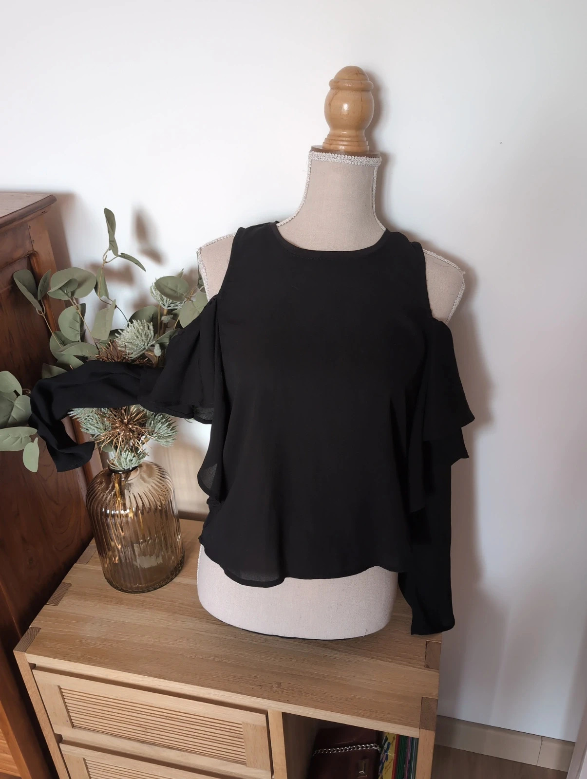 Top noir épaules dénudées avec volants Jennyfer - Taille S canon porté ! – Jennyfer – taille S / 36 / 8 3